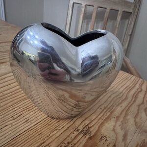 Nima Oberoi Lunares Polished Aluminum Silver Heart-Shaped Vase